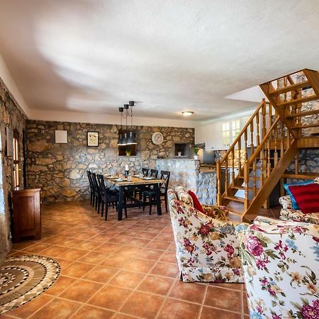 Villa Korina Pinezići エクステリア 写真